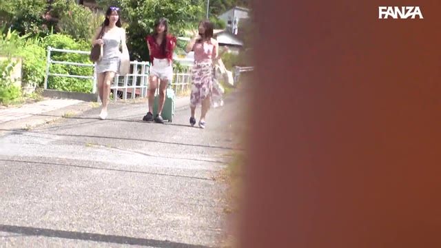 여자셋 바닷가 민박 품번 모름.mp4