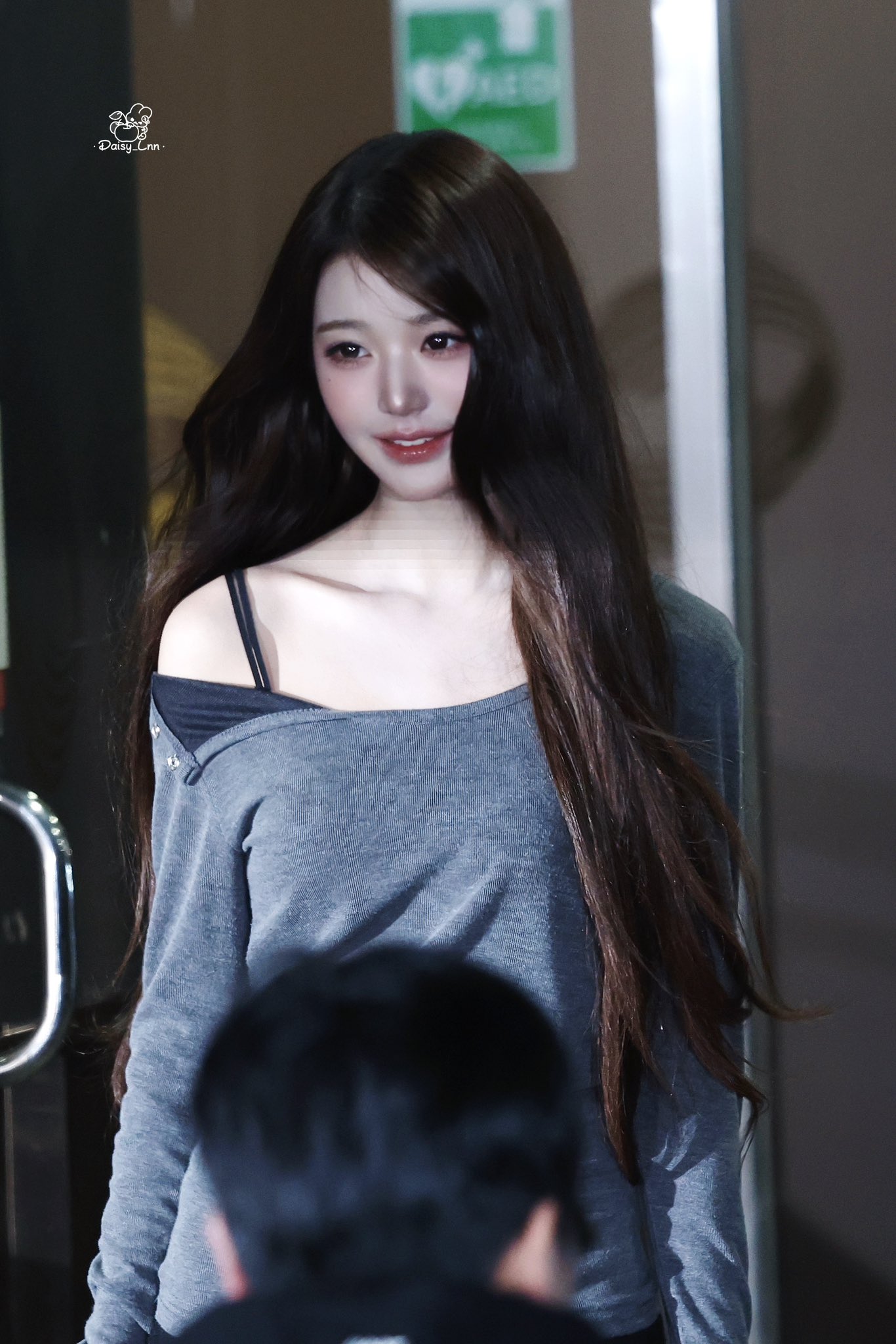 260227 장원영 뮤 (1).jpg