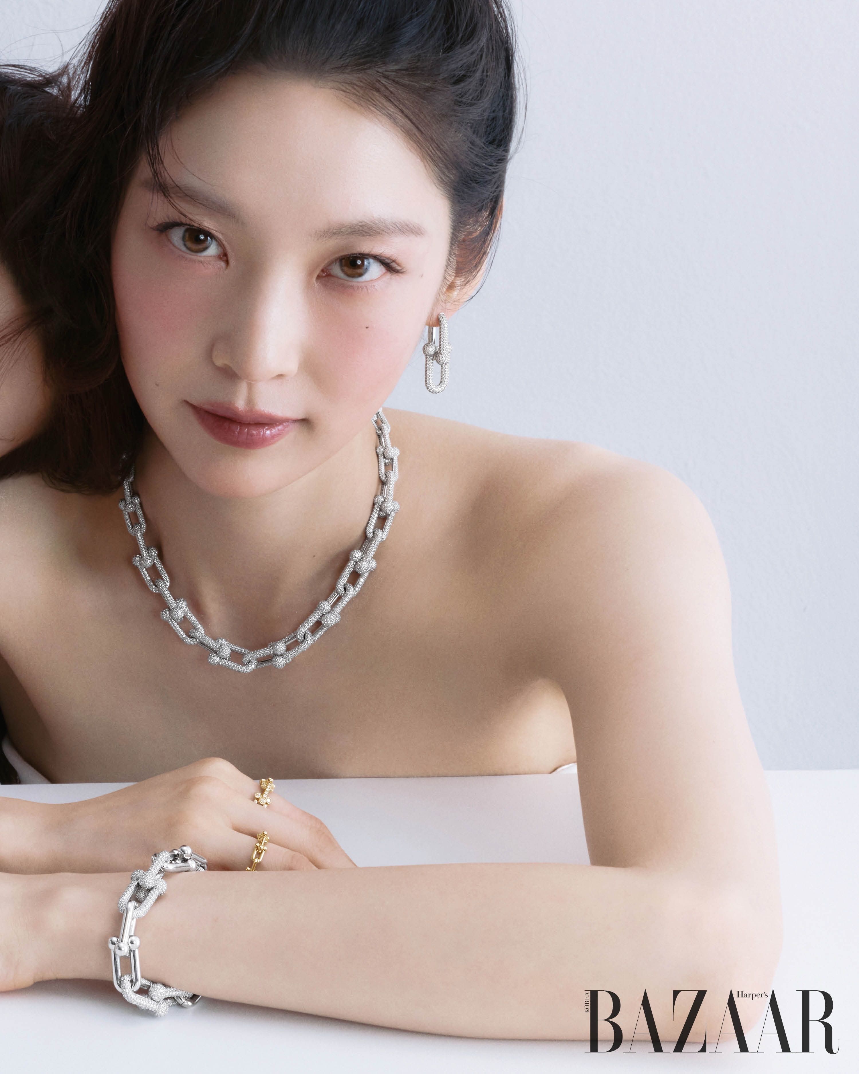 harpersbazaarkorea__2026-06-24T095734.000Z_8.jpg