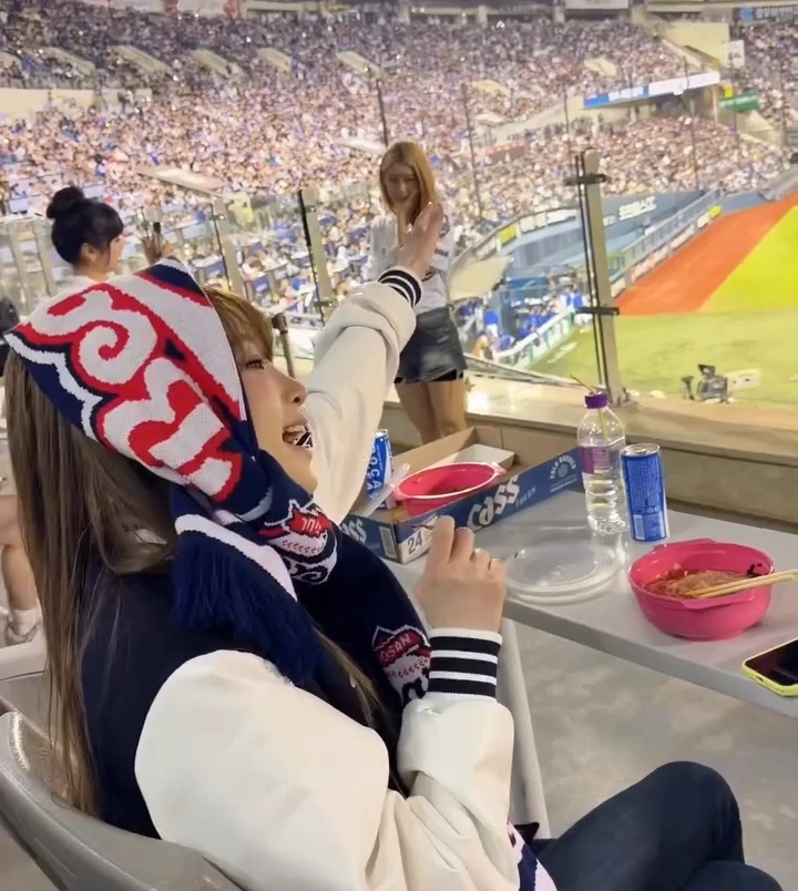 260428 예나 (16).webp