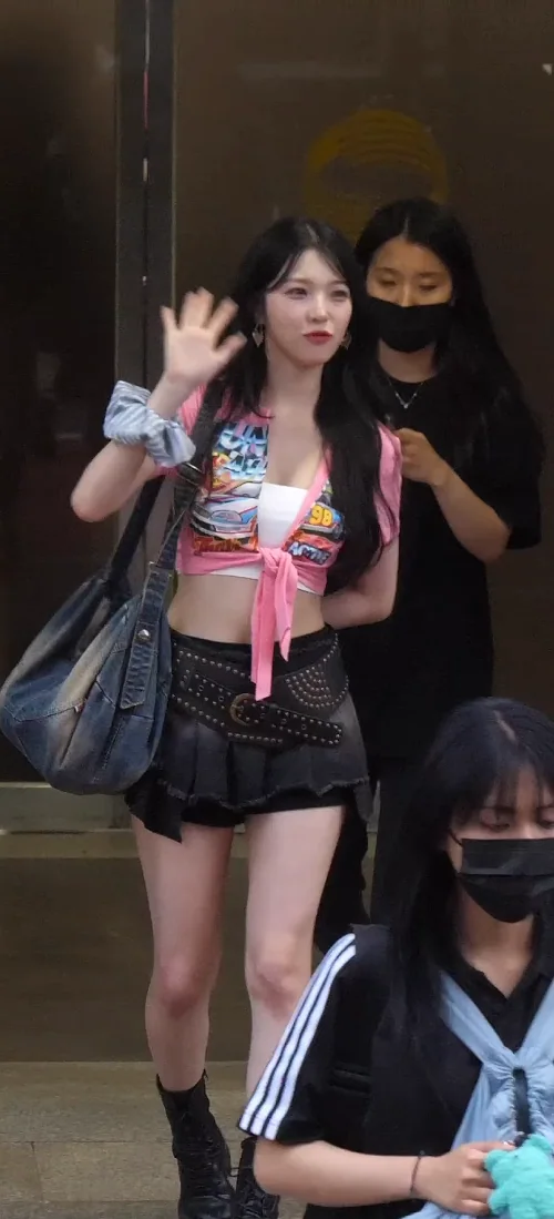 1782881579-3.webp