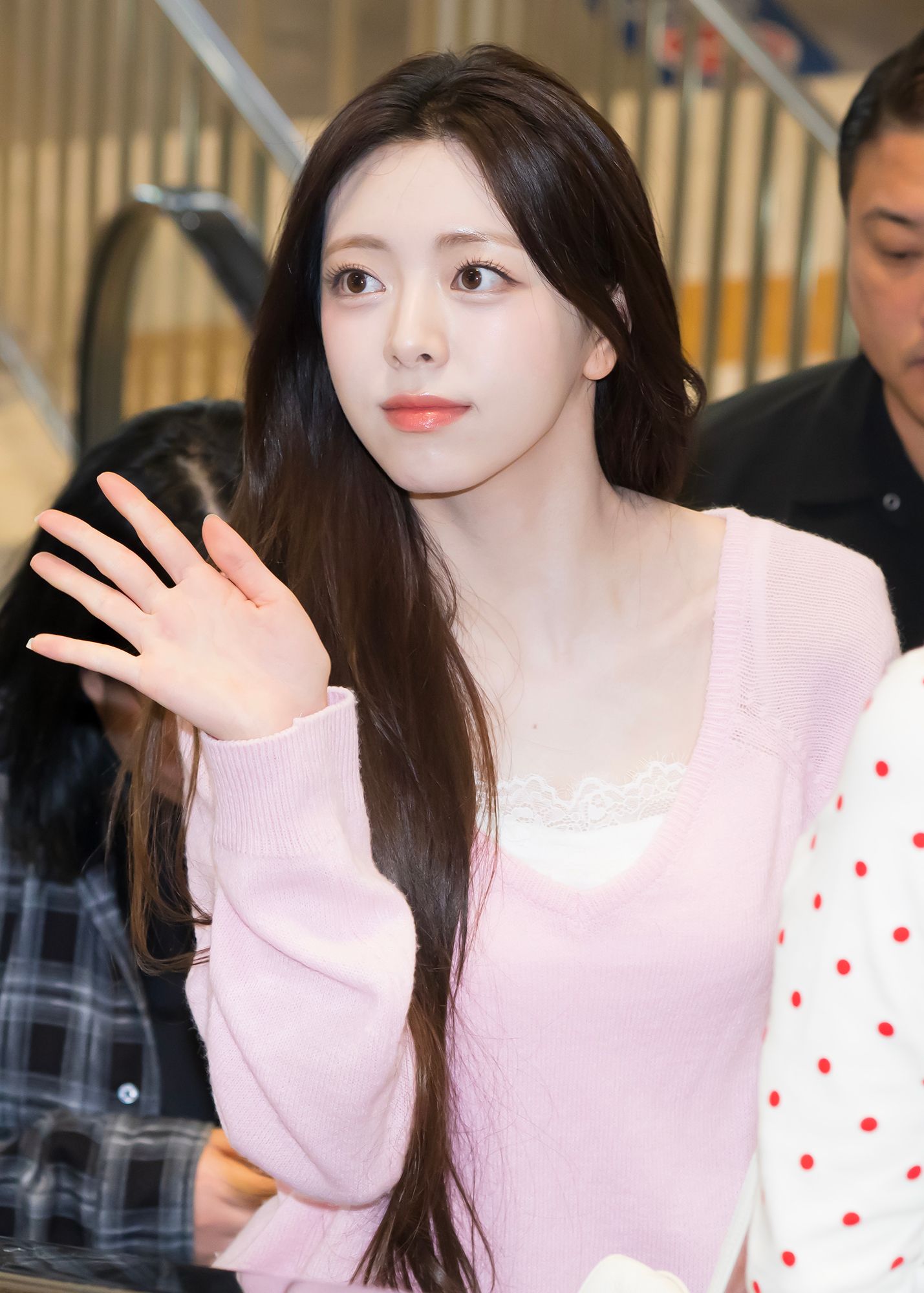 260508 유나 출 (25).jpg