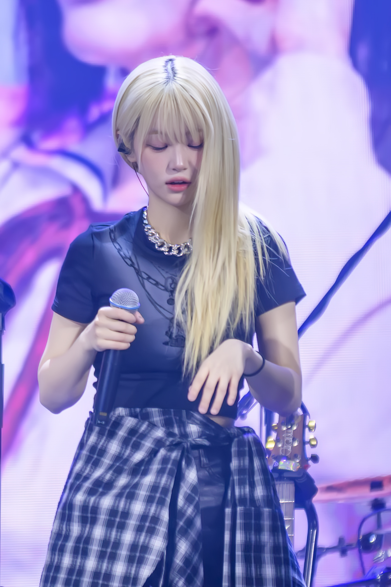 qwer_fan-20260610-204056-025.webp