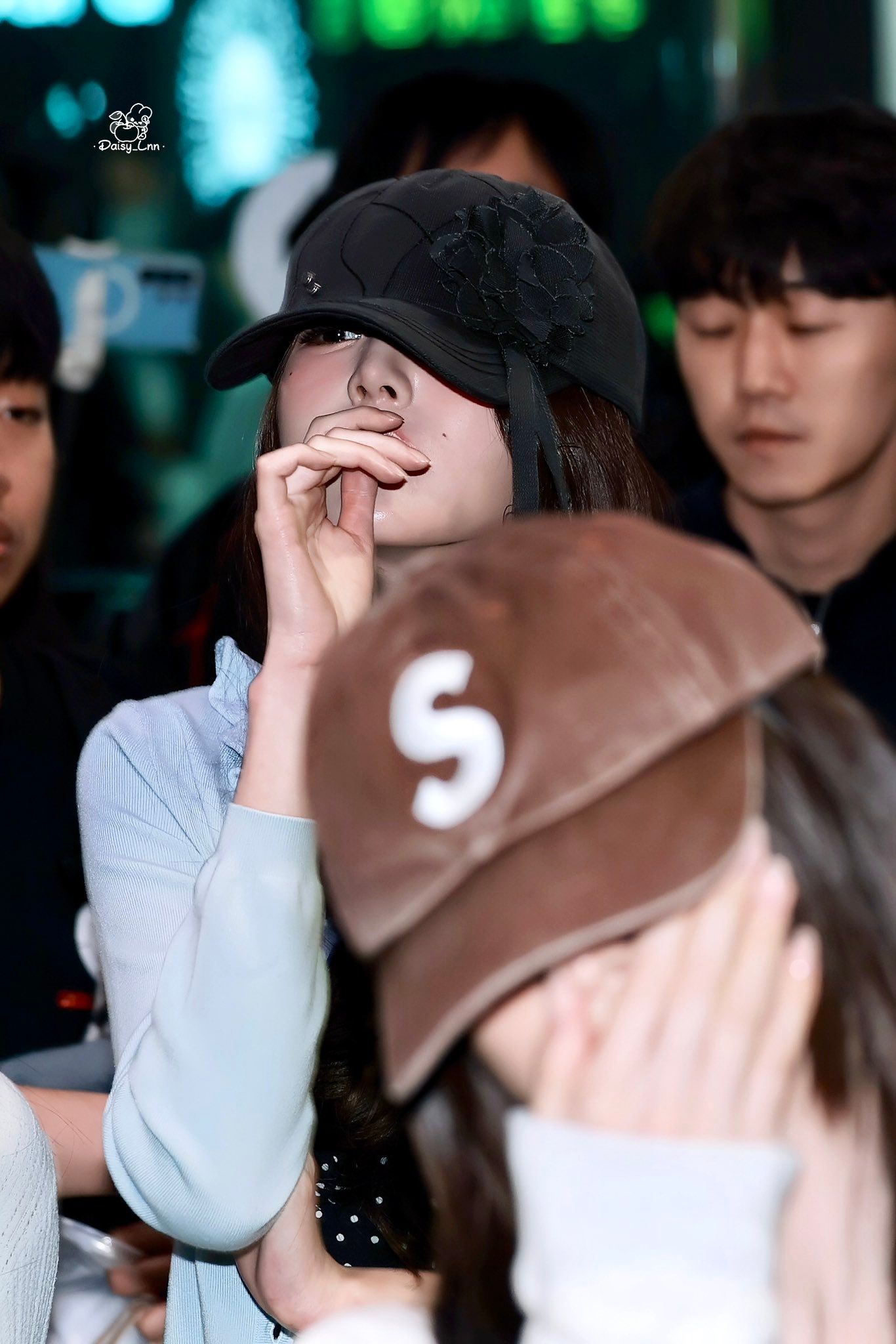 260429 장원영 입 (1).jpg