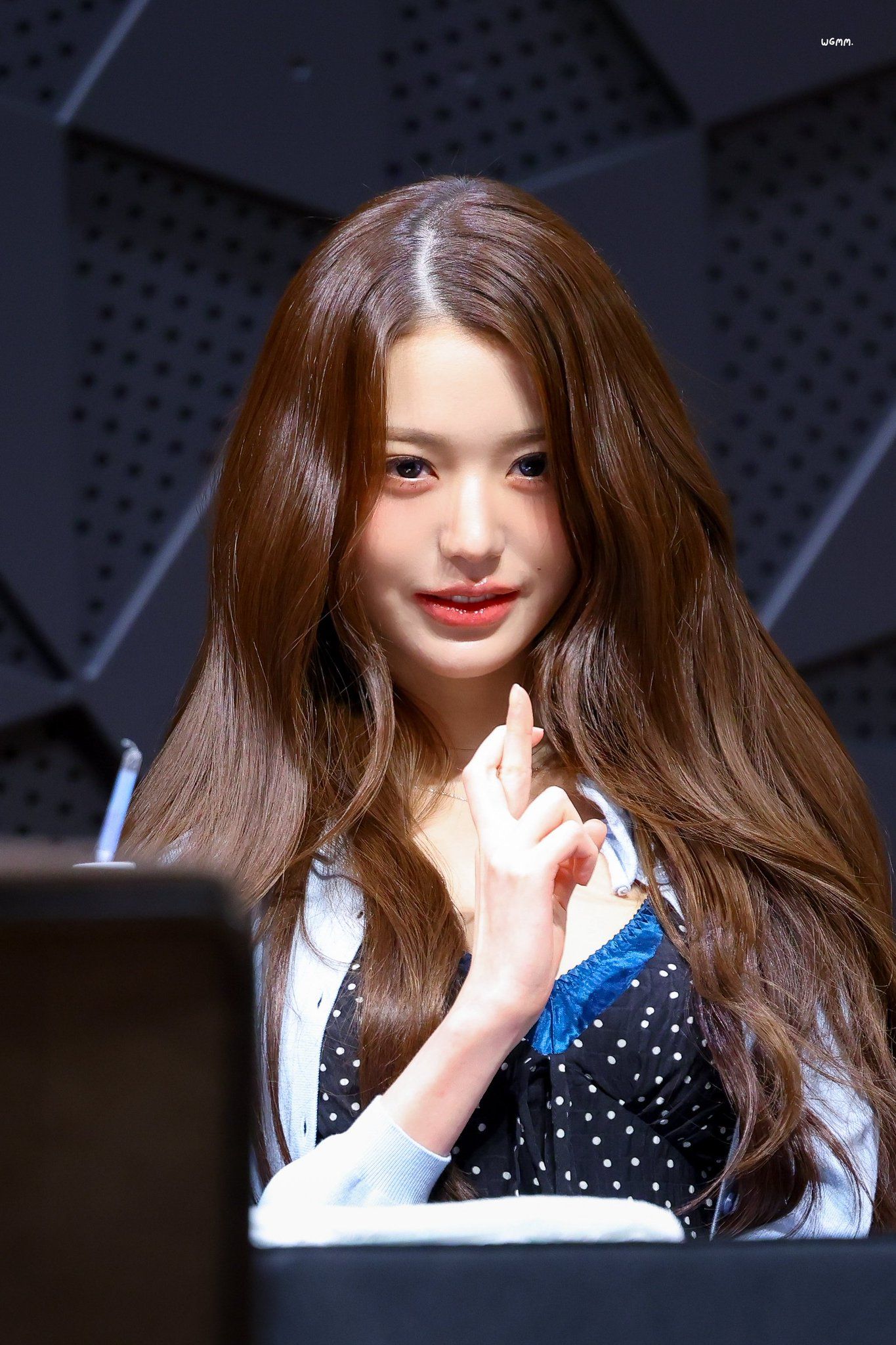 260429 장원영 팬 (6).jpg