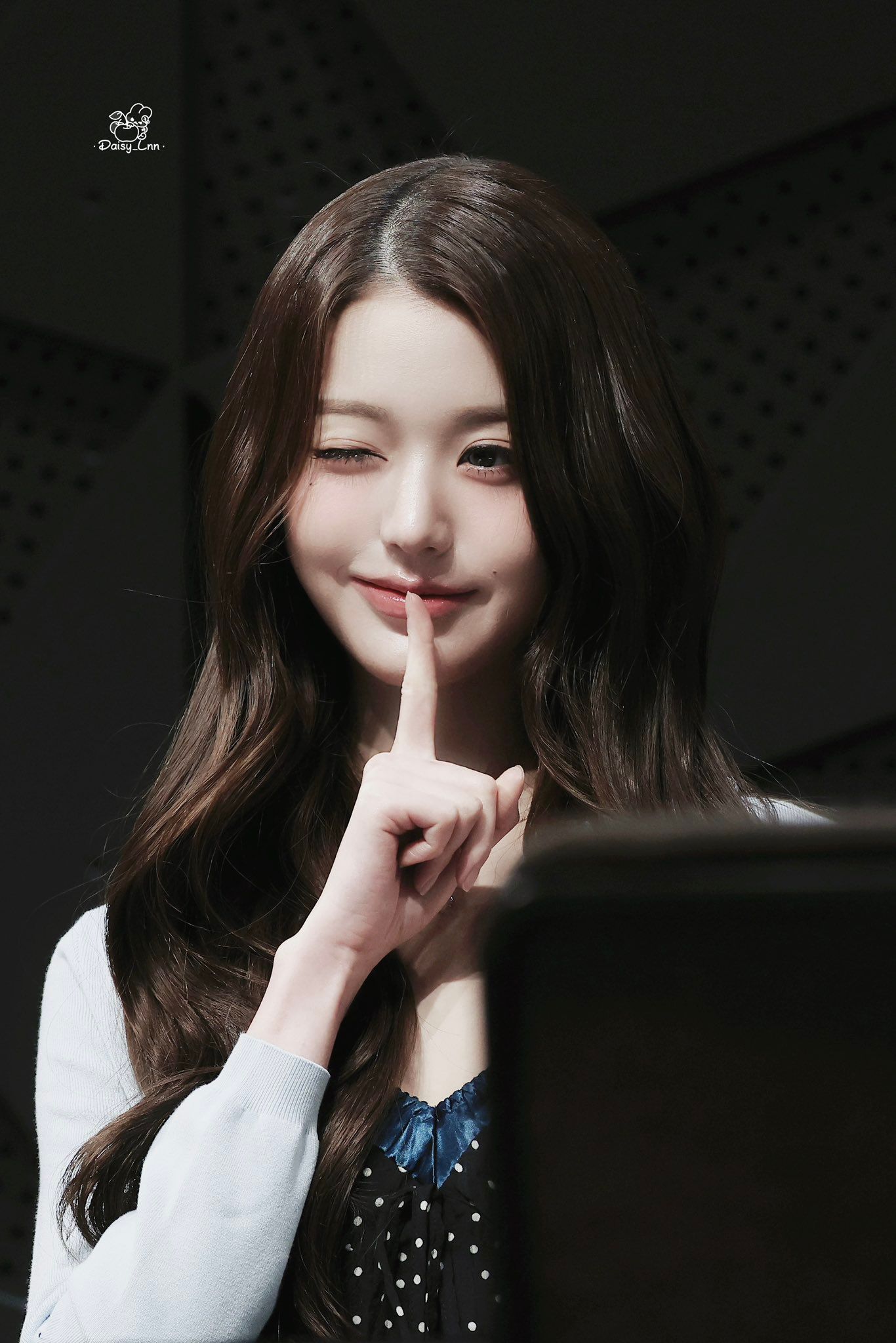 260429 장원영 팬 (2).jpg