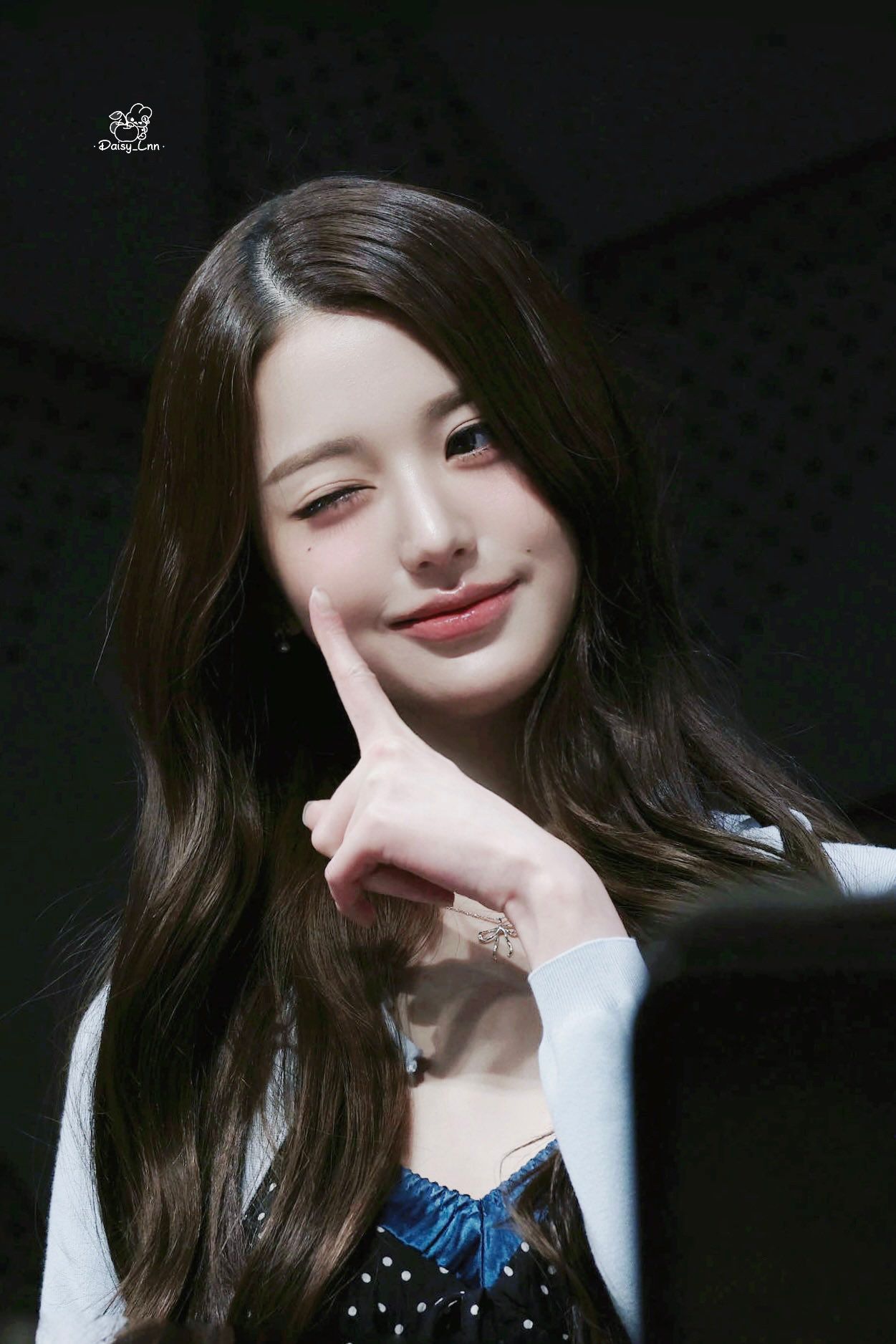 260429 장원영 팬 (1).jpg