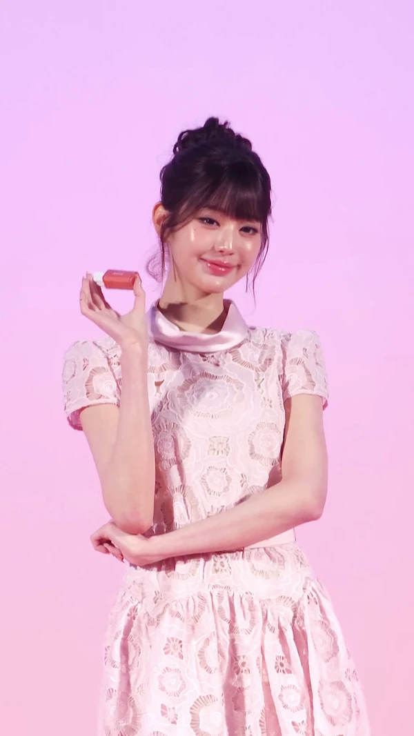 260515 장원영 ㅇ(1).webp