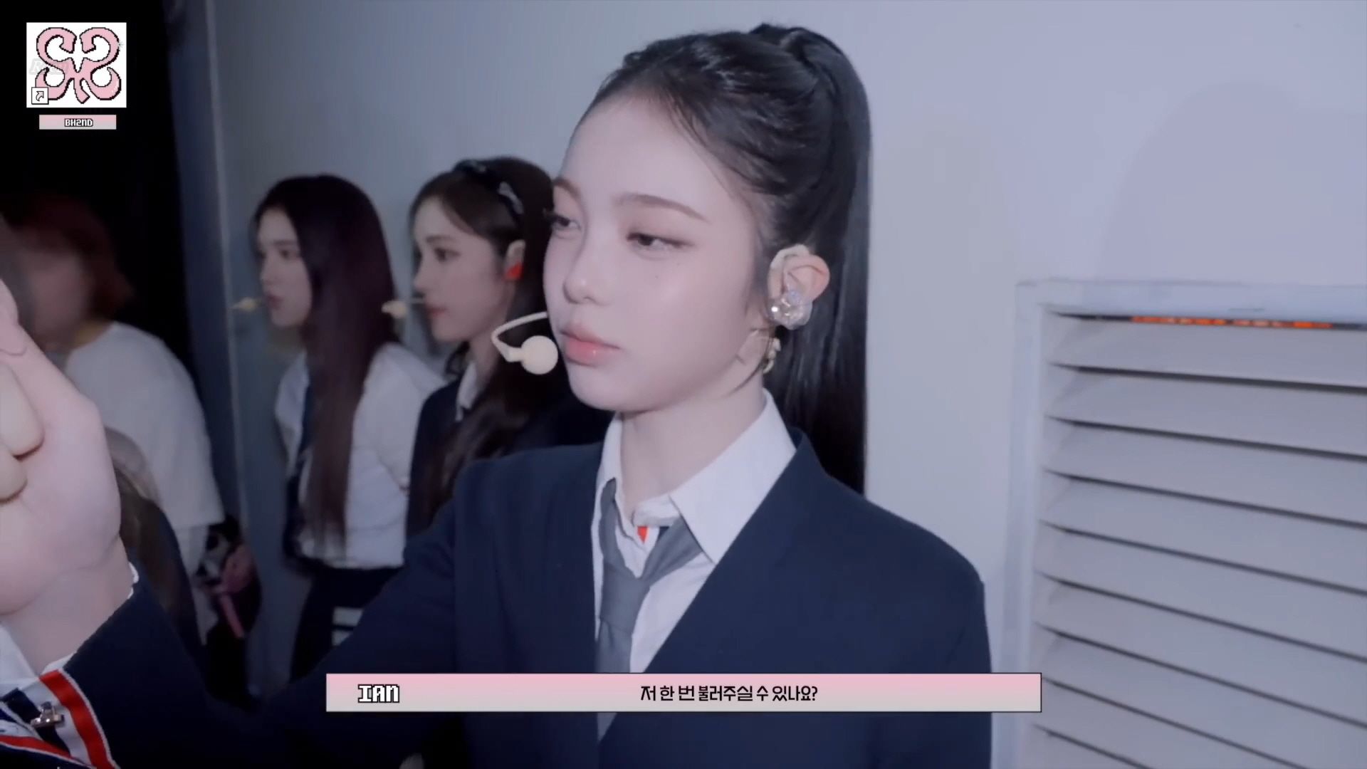 3관왕.ᐟ.ᐟ.ᐟ 하나 둘 셋 감사합니다.ᐟ.ᐟ.ᐟ  Hearts2Hearts 하츠투하츠 2025 MAMA AWARDS BH2ND.mp4_20260415_081147.067.jpg