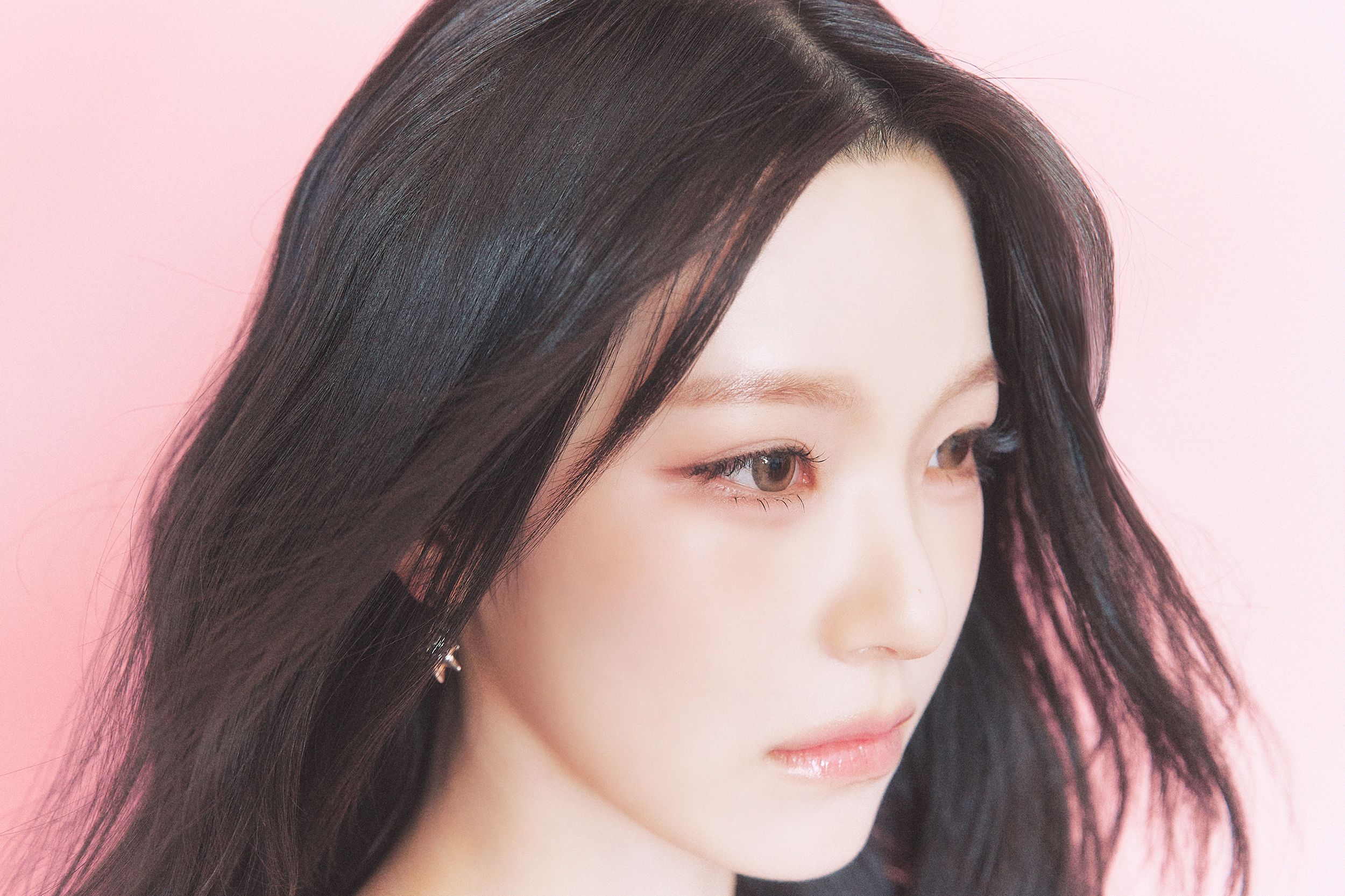 realfromis_9-2077000406480109641-1.jpg
