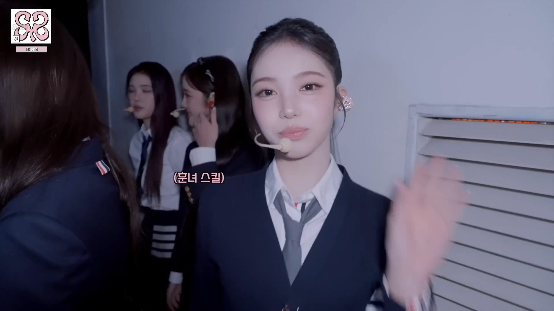 3관왕.ᐟ.ᐟ.ᐟ 하나 둘 셋 감사합니다.ᐟ.ᐟ.ᐟ  Hearts2Hearts 하츠투하츠 2025 MAMA AWARDS BH2ND.mp4_20260415_081155.899.jpg
