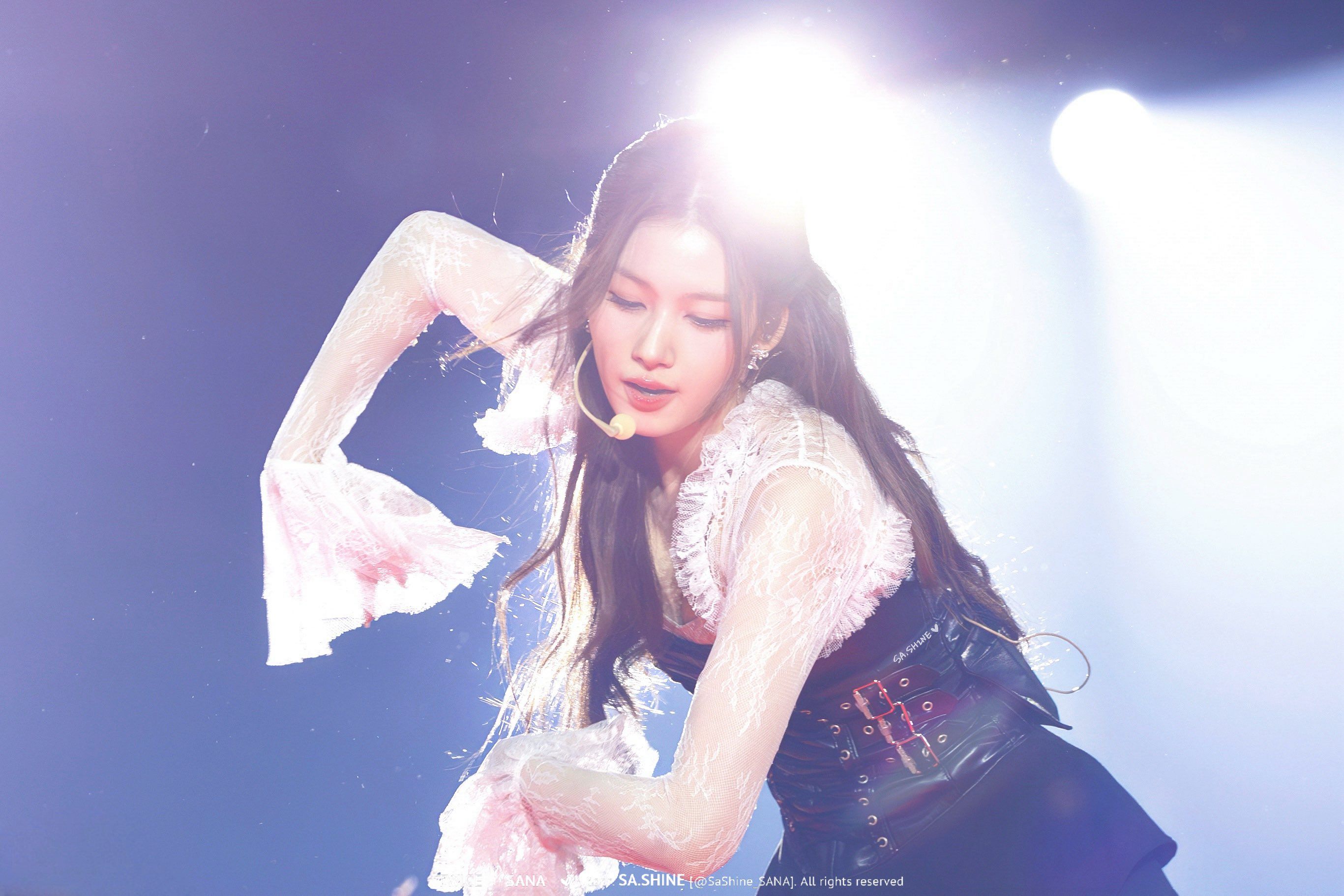 HNMYS6QbEAAbm5w.jpg