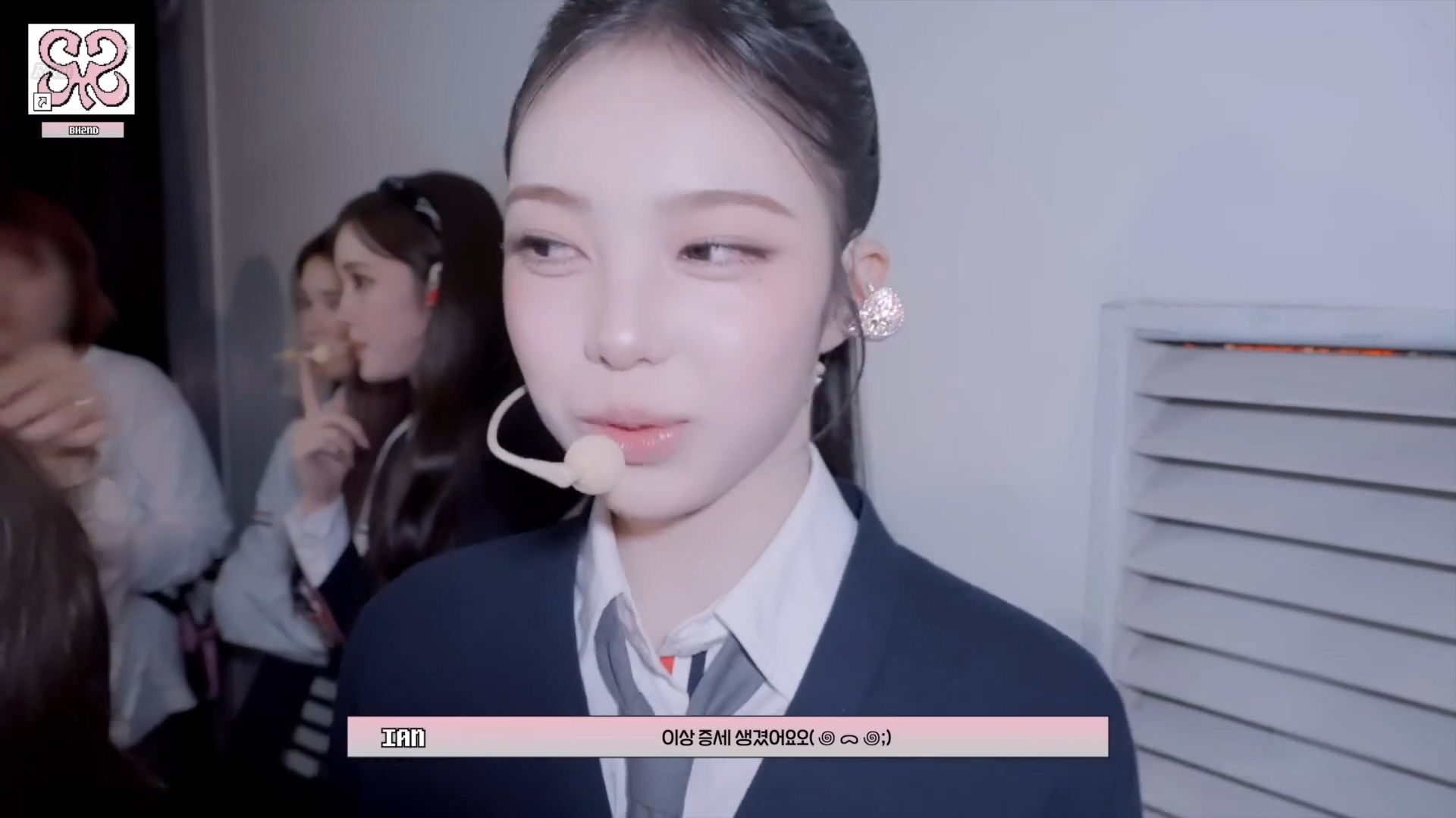3관왕.ᐟ.ᐟ.ᐟ 하나 둘 셋 감사합니다.ᐟ.ᐟ.ᐟ  Hearts2Hearts 하츠투하츠 2025 MAMA AWARDS BH2ND.mp4_20260415_081140.892.jpg