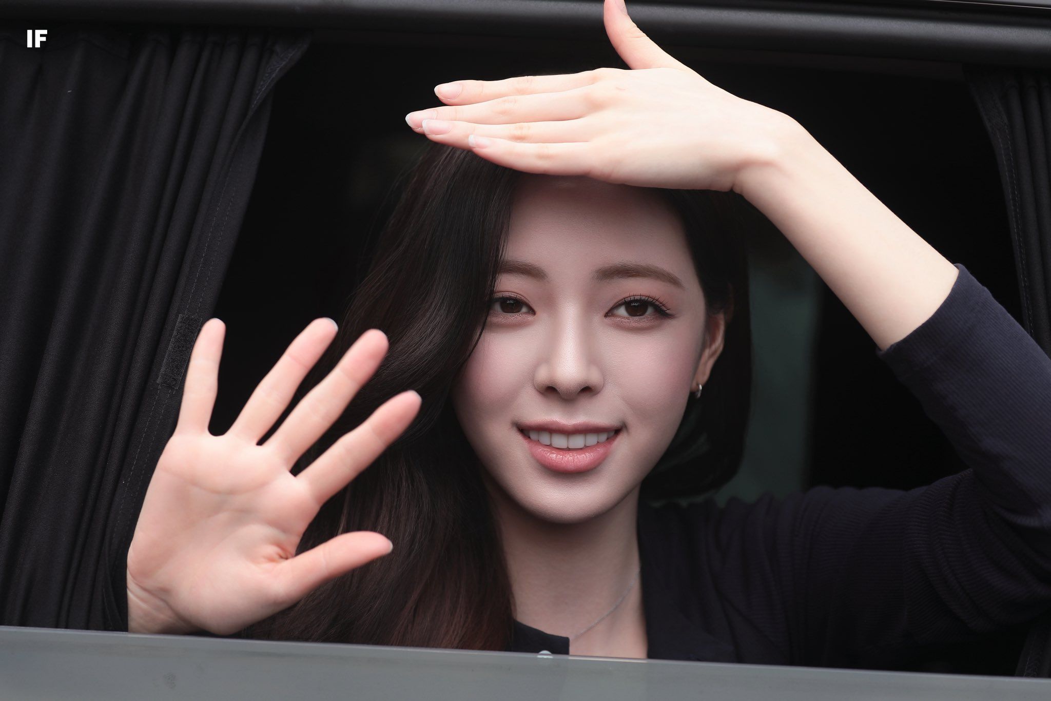 260525 유나 퇴 (4).jpg