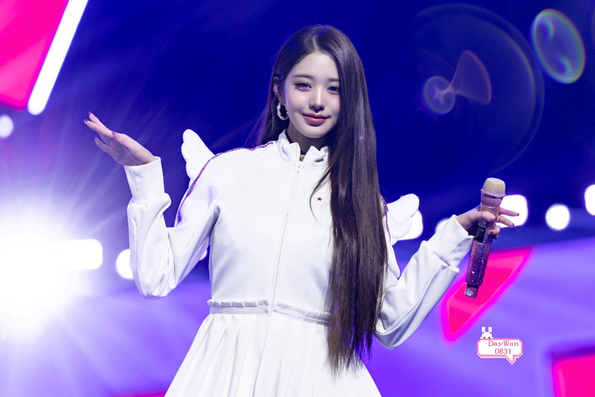 260523 장원영 투 (23).jpg