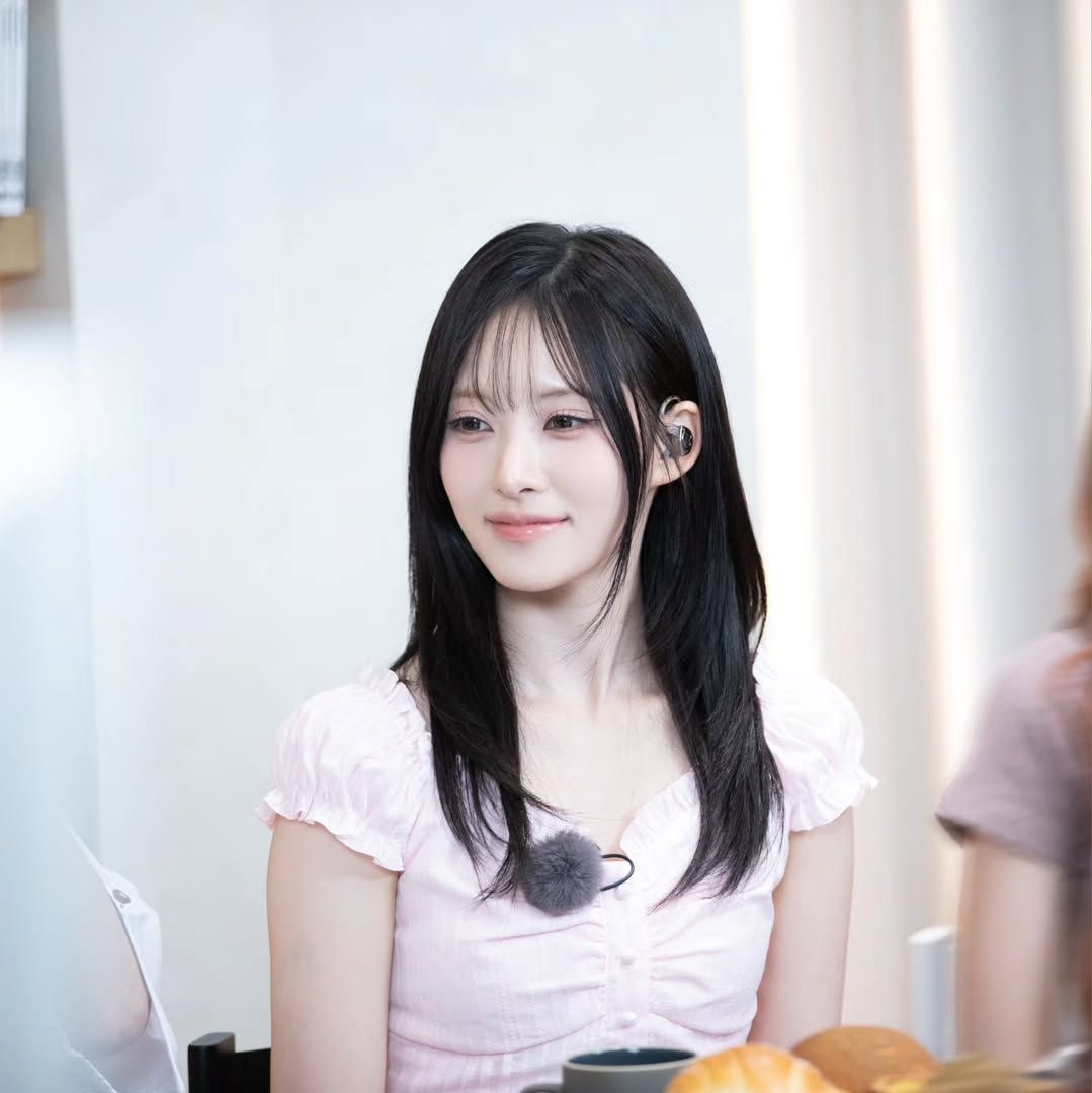 mondaykiz.official_DazzR12kjig_5.jpg