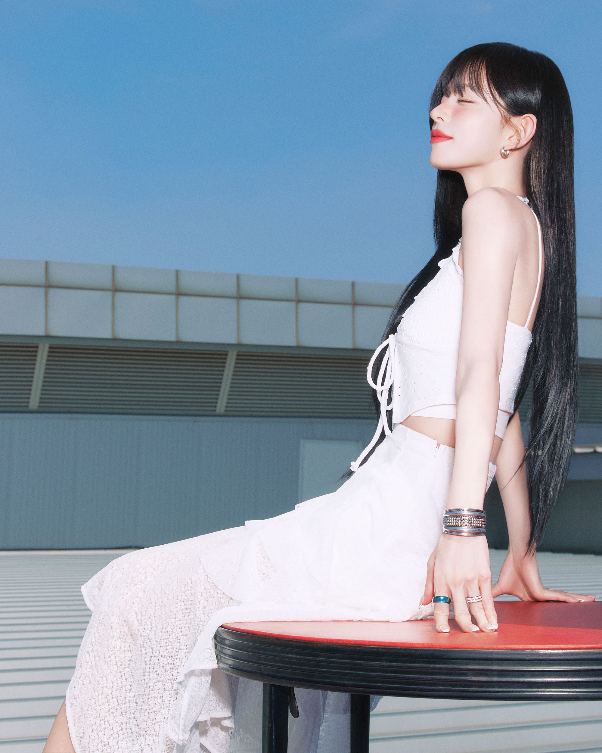 realfromis_9-2077363549081665752-2.jpg