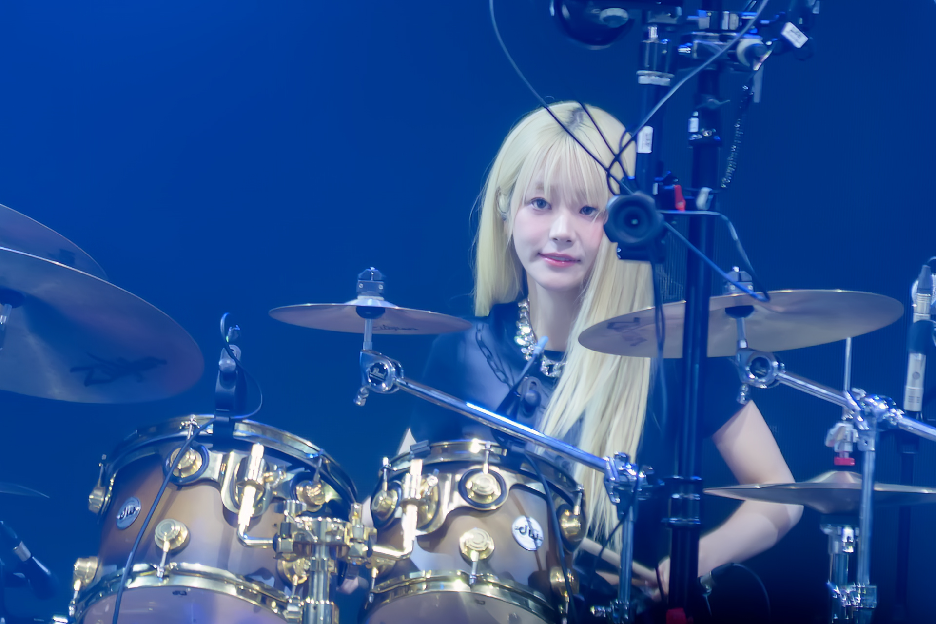 qwer_fan-20260610-204056-000.webp