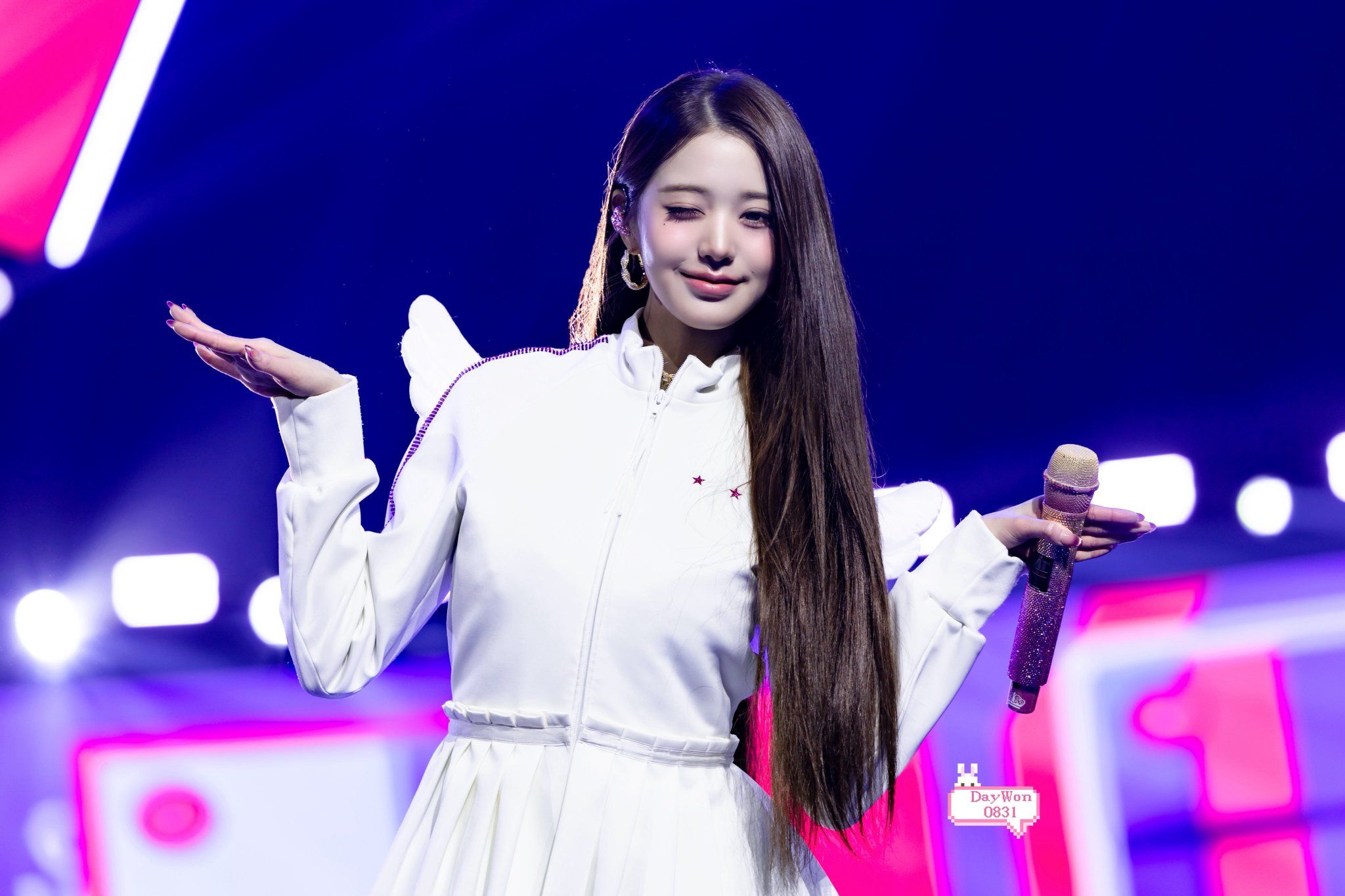 260523 장원영 투 (25).jpg