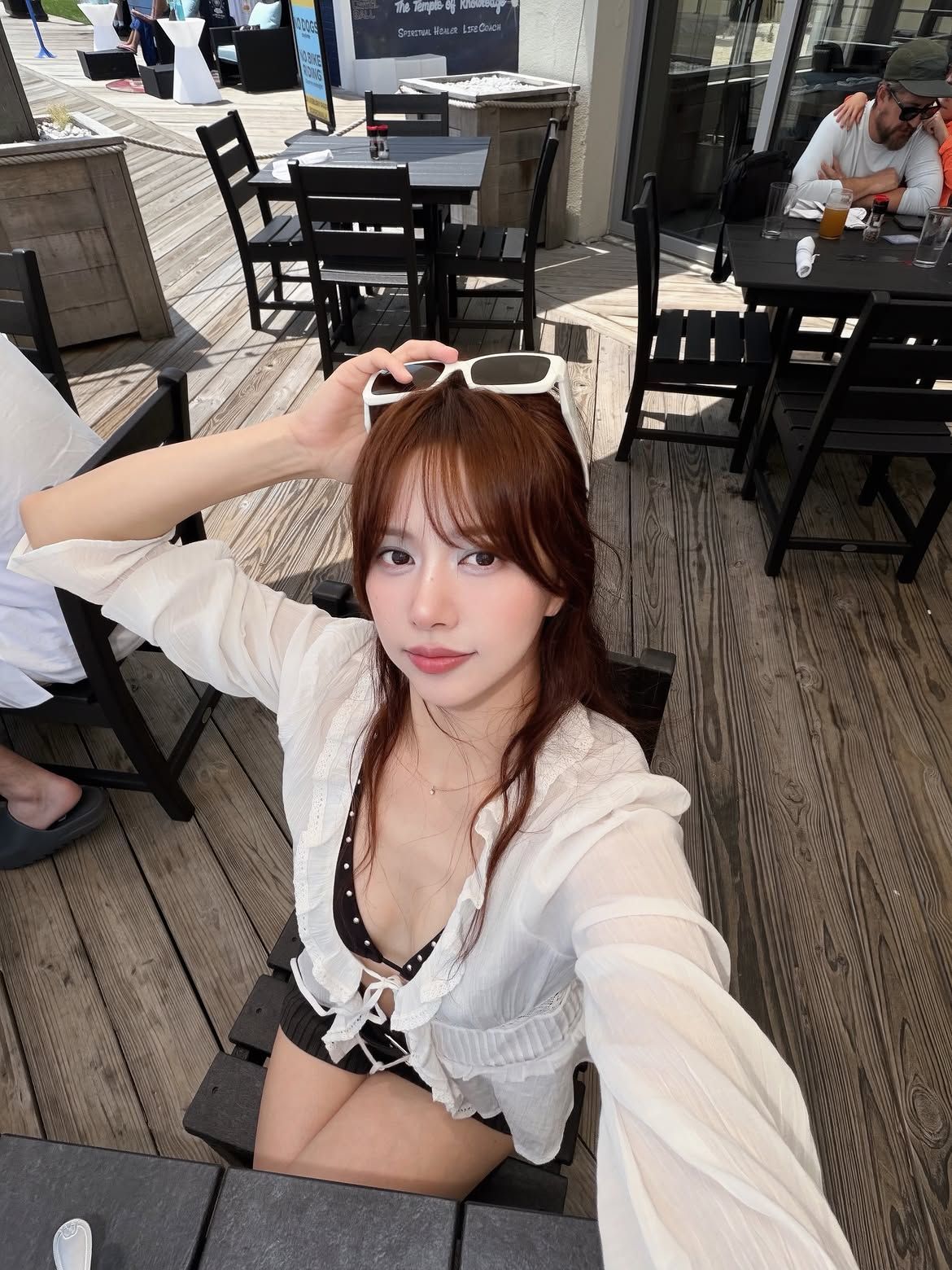 Asbury Park Beach Unmatched vibes 🌊✨파란색 쉐도우 언제발라봐 열심히 화장했다🩵-6.jpg