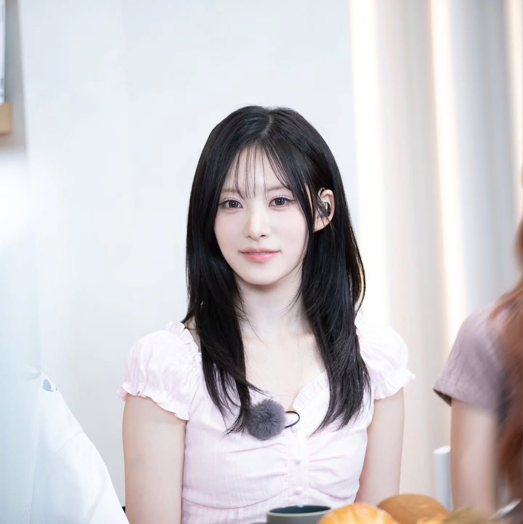 mondaykiz.official_DazzR12kjig_4.jpg