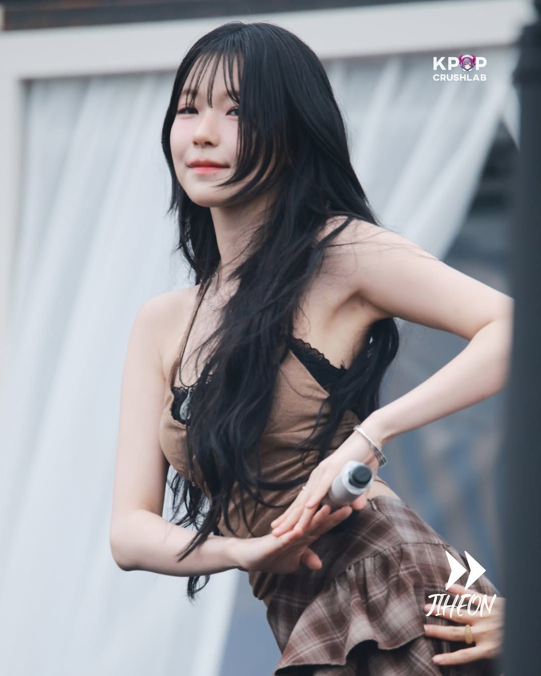 kpop_armpit_lover_Dau-vjnkkUX_1.jpg