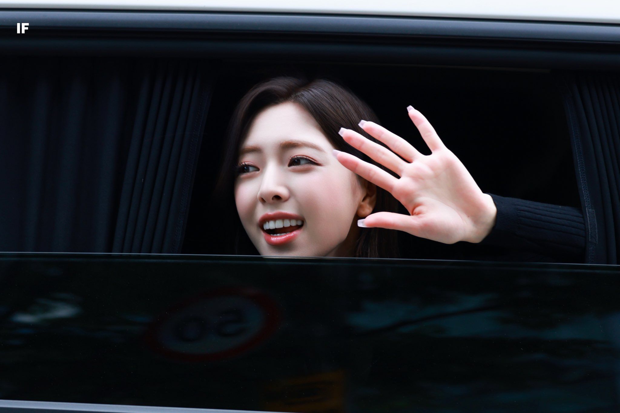 260526 유나 퇴 (1).jpg