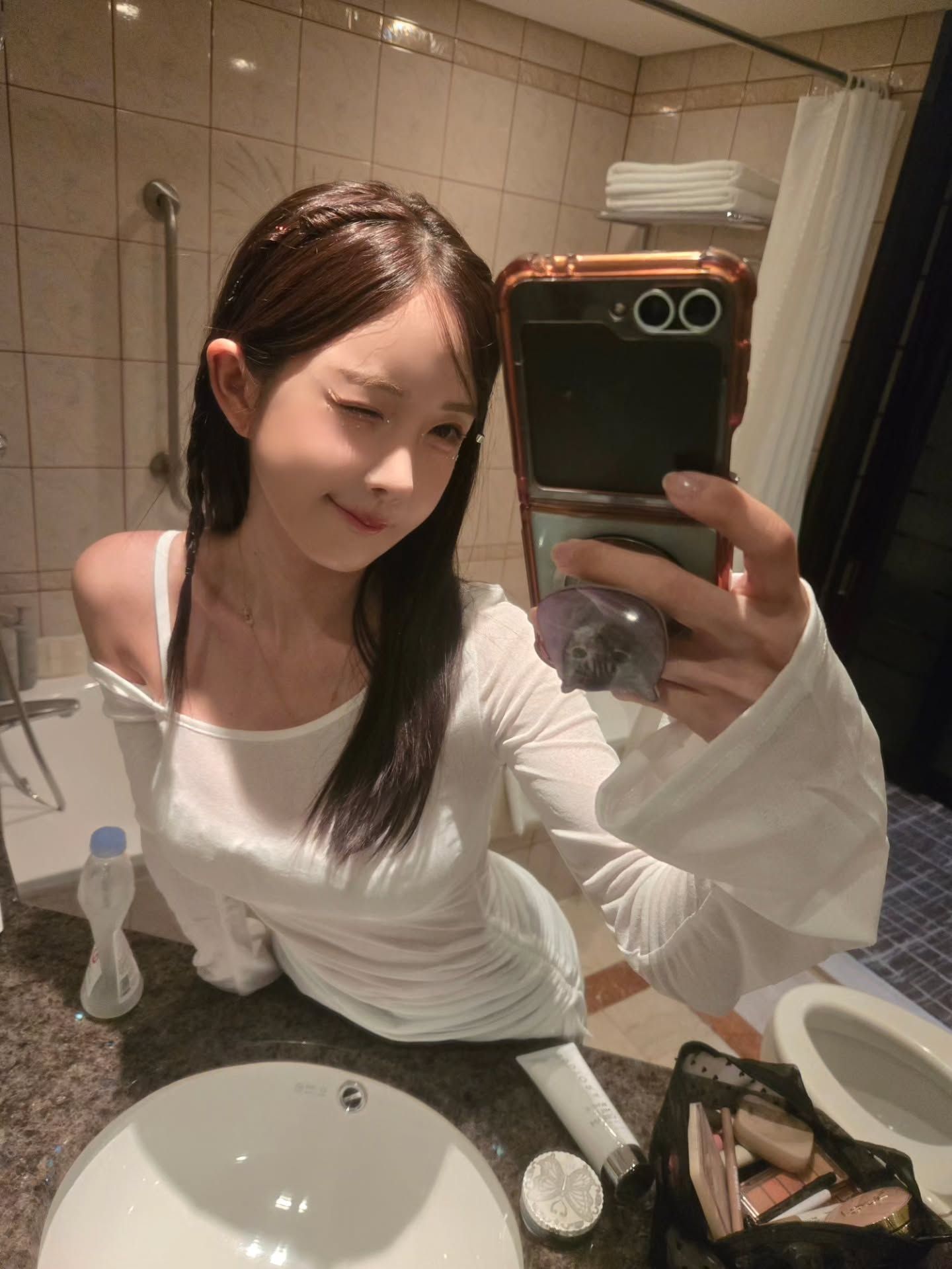 cho_hyunyoung__2026-07-17T182934.000Z_1.jpg