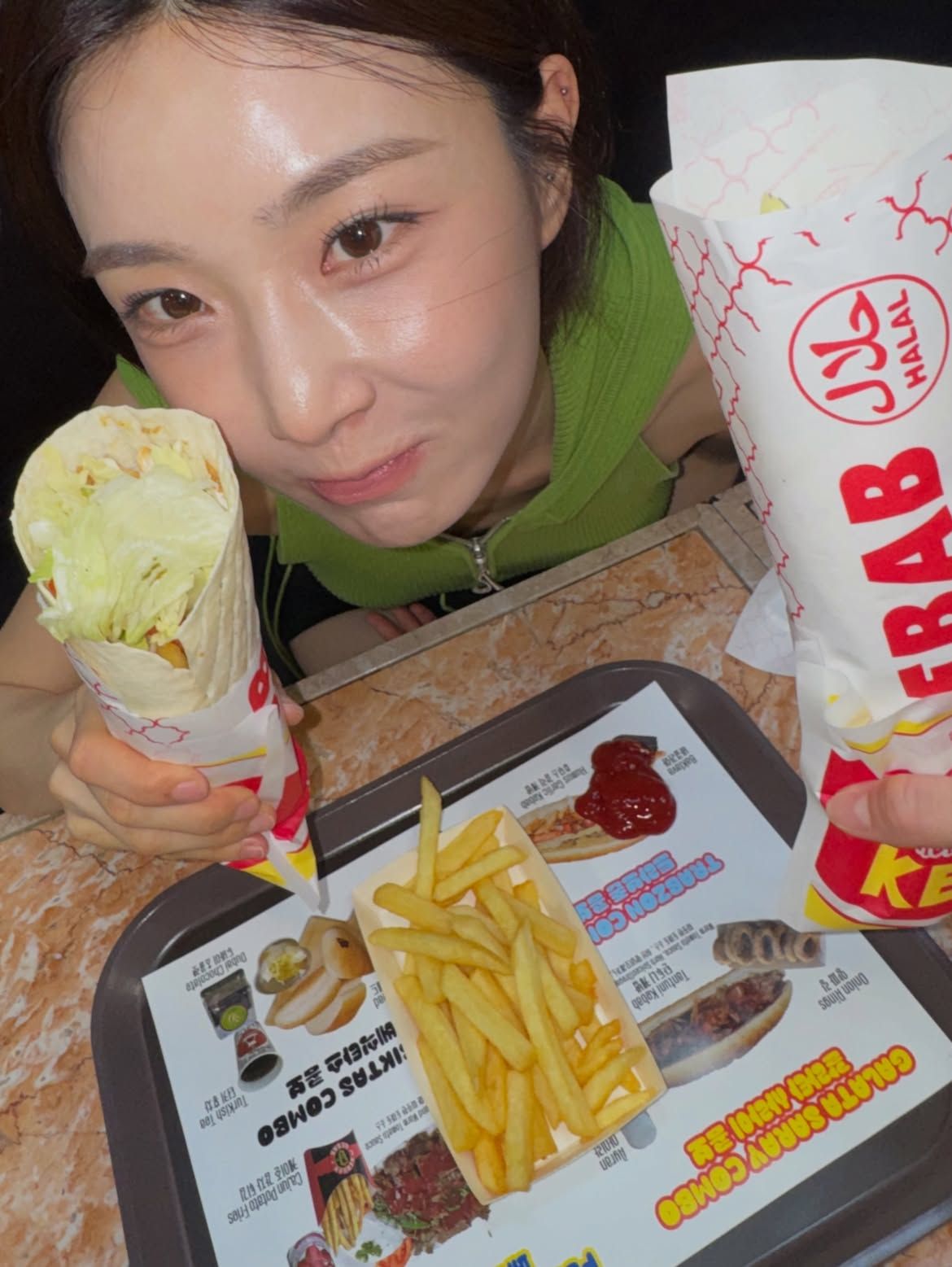 바디 웨이브 챌린지 찍으러가는 중케밥 덤벼ㄴ ㅖ 네 맞아요 살 좀 ...케밥 하나 하실래여여기봐 친구야 마치 새벽5시 바이브였다퍼포먼스촬영틈틈이 자전거로 체력단련 연습 (3).jpg