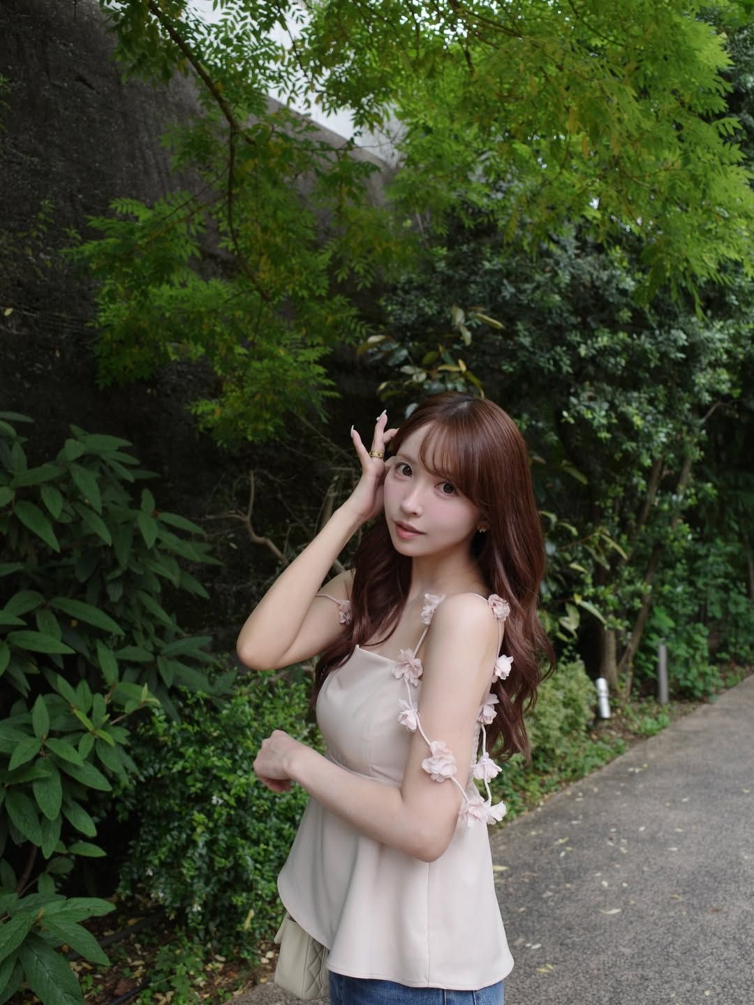 yua_mikami_DaP5J26kedB_2.jpg
