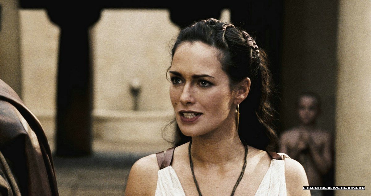 300-Stills_007.jpg