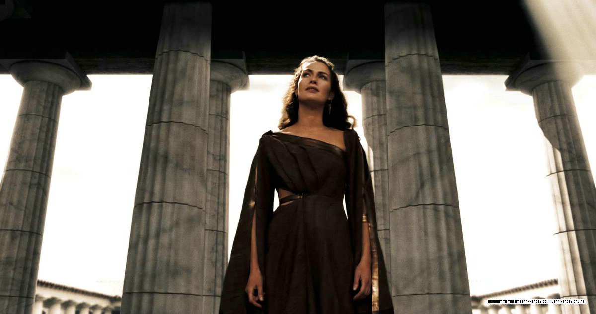 300-Stills_002.jpg