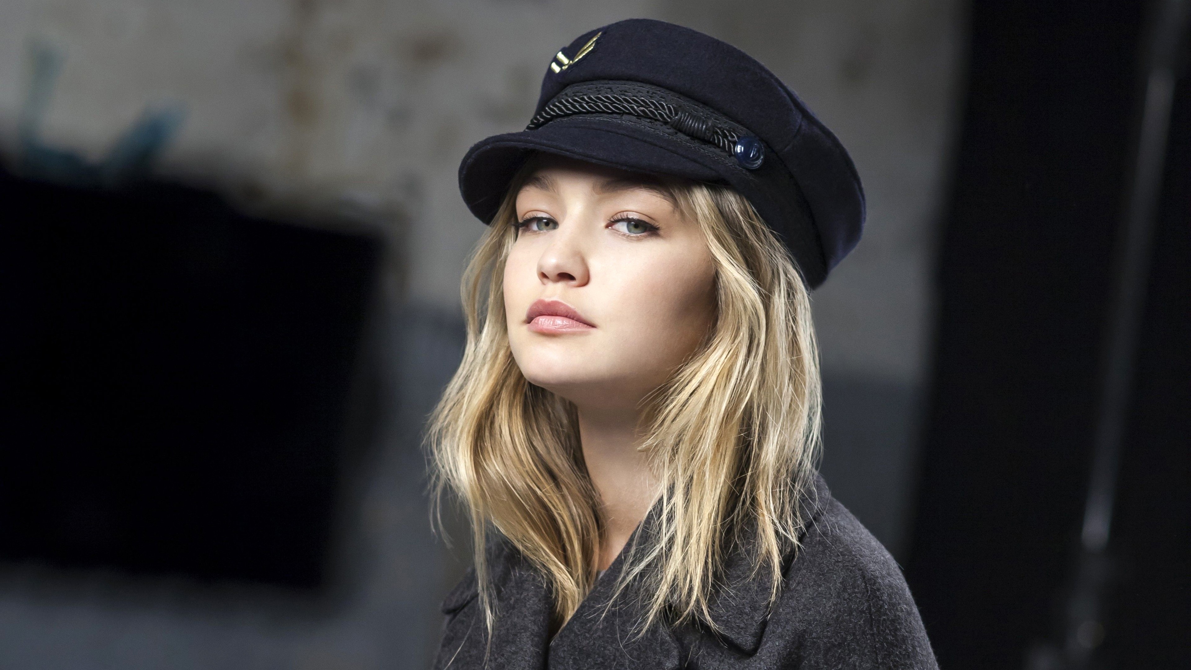 gigi_hadid_4k_7-3840x2160.jpg