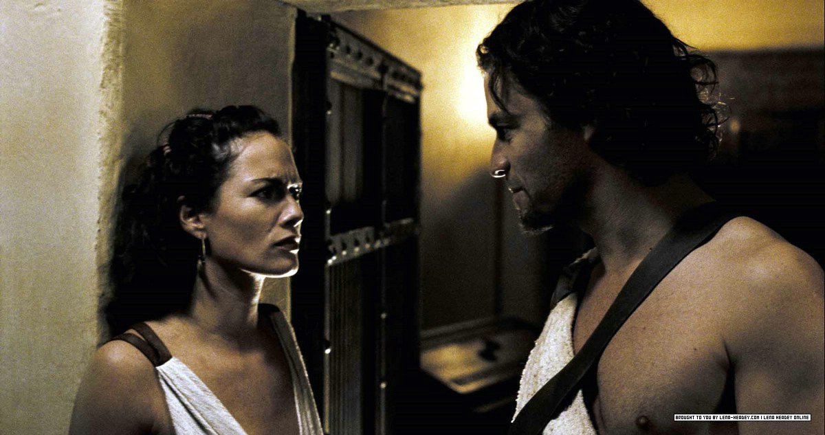 300-Stills_018.jpg